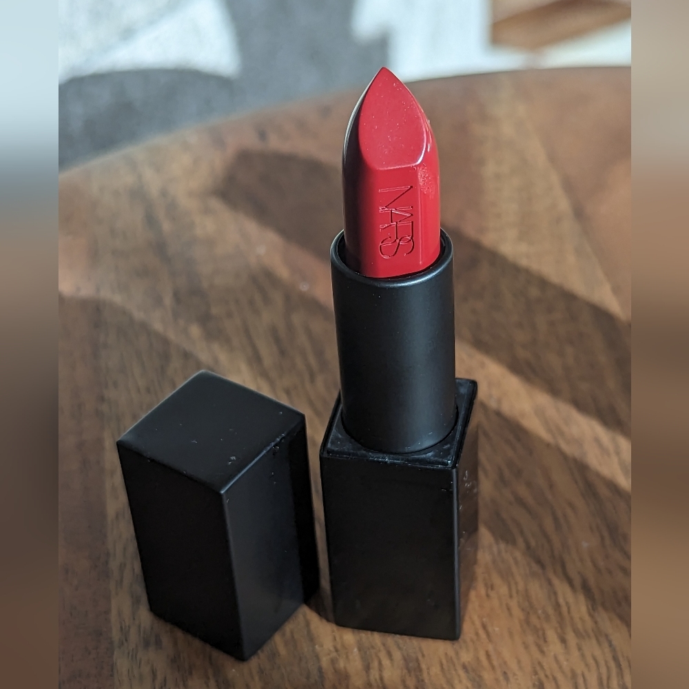 NARS Audacious Lipstick - shade SHIRLEY